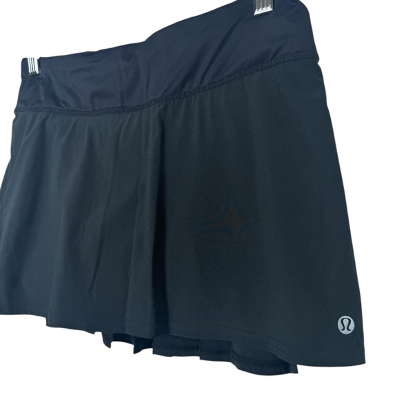 Lululemon Black Run Speed Skort, Size 4 - Picture 3 of 7